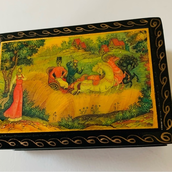 Wooden hand painted box - Picture 11 of 11